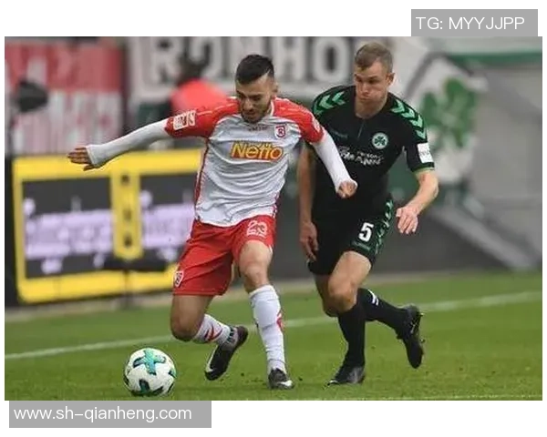 柏斯波利斯与塔亚文布莱达的精彩对决揭示了足球战术与团队合作的重要性